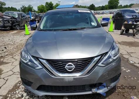 2018 Nissan Sentra S z USA, uszkodzony, nr VIN 3N1AB7AP0JL617618